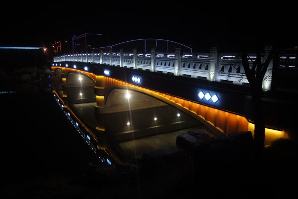 橋梁景觀亮化公司-燈光效果與橋梁相結合